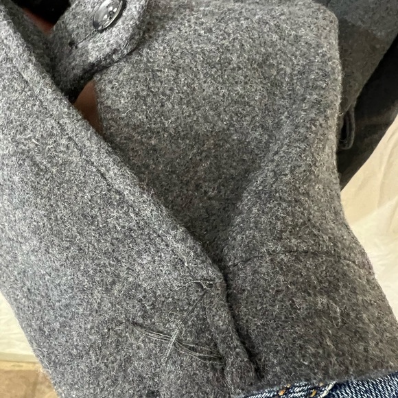 MICHEAL KORS MENS OVER COAT SIZE LARGE SLIM FIT. ARMPIT TO ARMPIT 22” - Picture 4 of 12